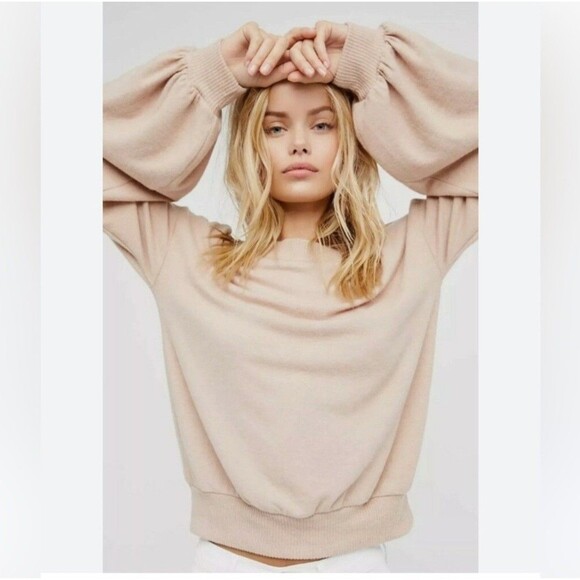 Free People Sweater Beach TGIF Tan Cozy Soft Balloon Sleeves Size Medium Neutral - Picture 1 of 8